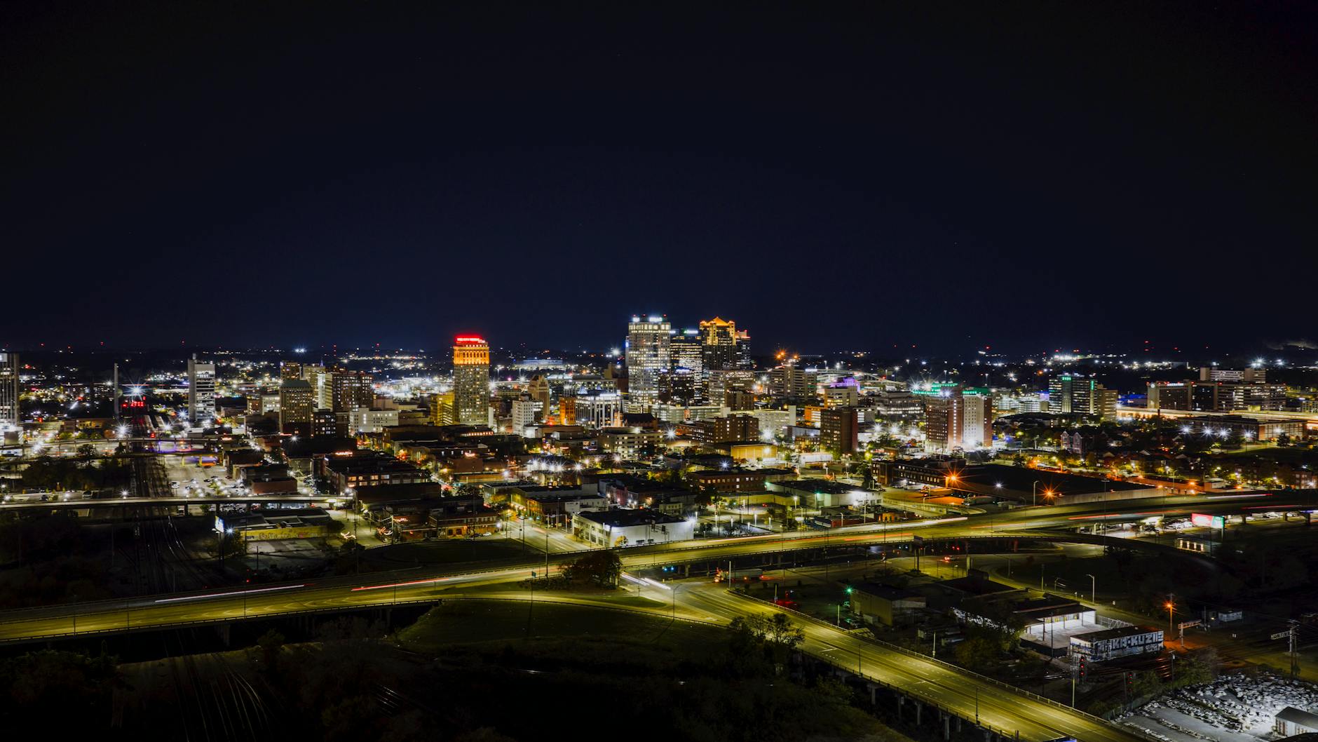 Small Business Group Pushes for AI Regulation as Legislative Session Nears